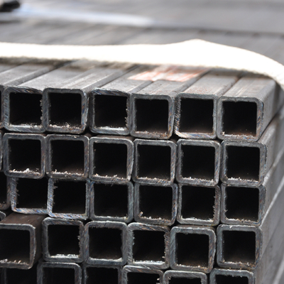 ASTM OD 600 مم صندوق فولاذي أسود قسم 5.8 م أنبوب مربع مجلفن